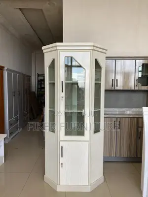 Photo - Laminate Corner Bufe