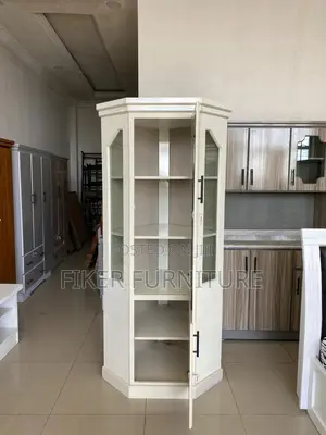 Laminate Corner Bufe