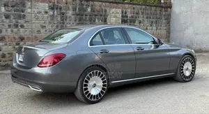 Photo - Mercedes-Benz C180 2017 Silver