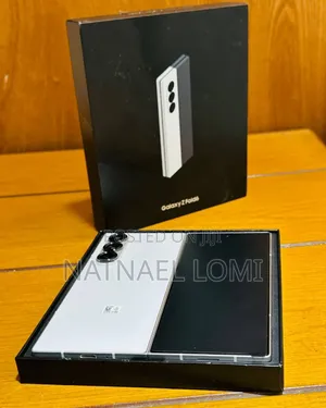Photo - New Samsung Galaxy Z Fold6 512 GB White
