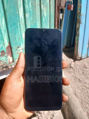 Photo - Samsung Galaxy A04e 32 GB Black