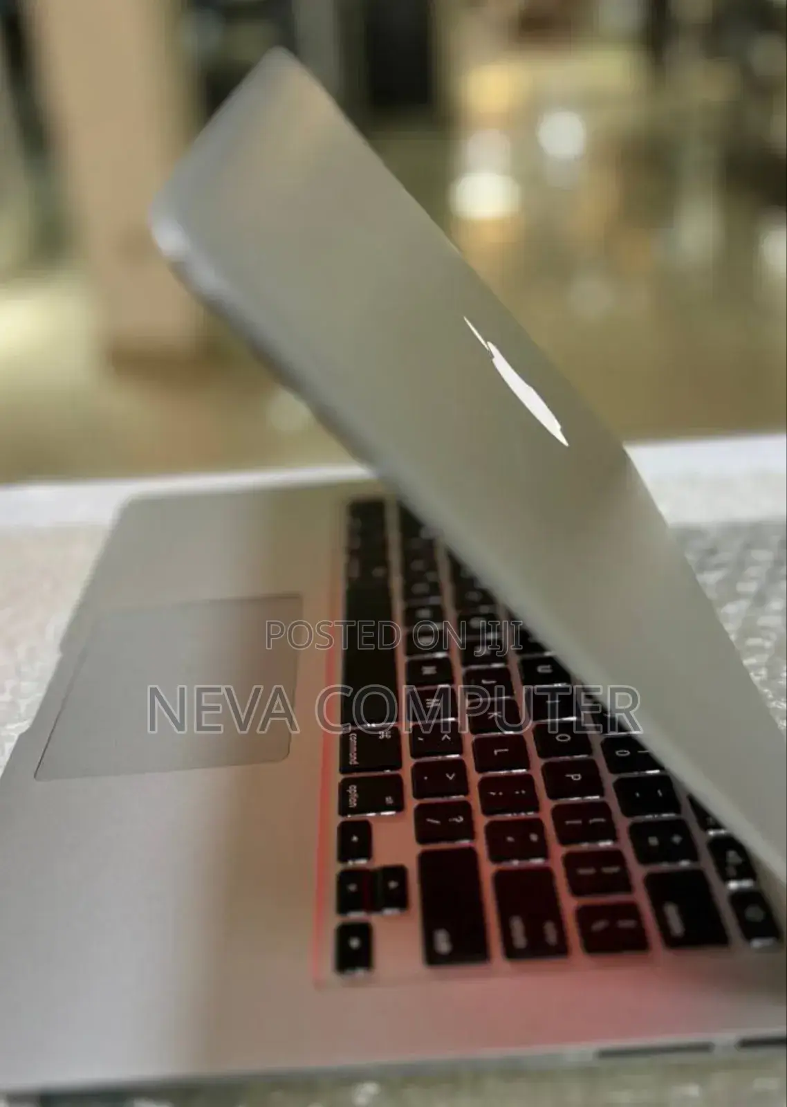 New Laptop Apple MacBook Air 2022 M2 8GB Intel Core I5 SSD 128GB