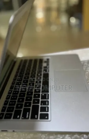 New Laptop Apple MacBook Air 2020 M1 4GB Intel Core I5 SSD 256GB