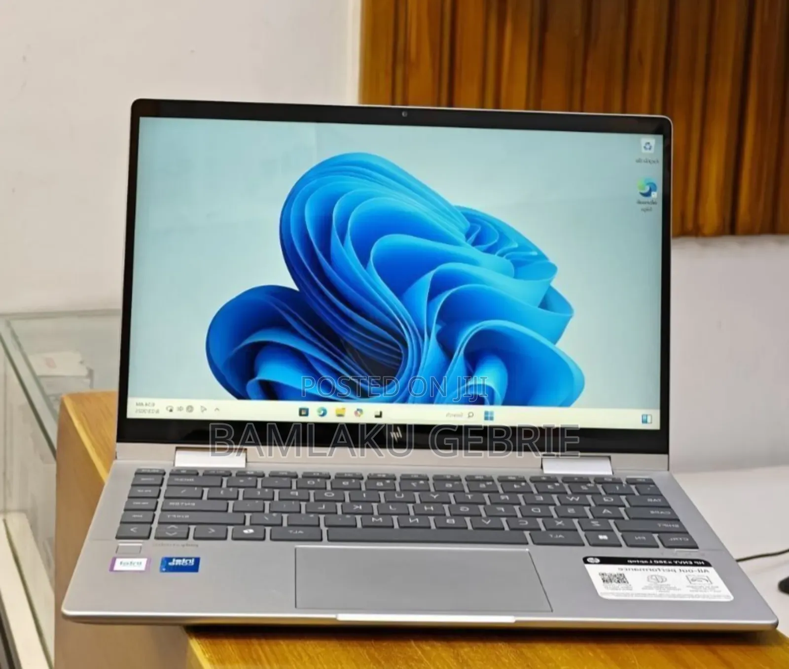 New Laptop HP Envy X360 16GB Intel Core 7 SSD 512GB