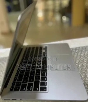 New Laptop Apple MacBook Air 2014 4GB Intel Core I5 SSD 256GB