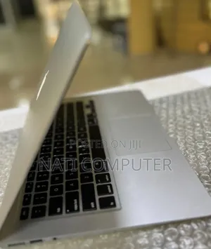 New Laptop Apple MacBook Air 2014 4GB Intel Core I5 SSD 256GB