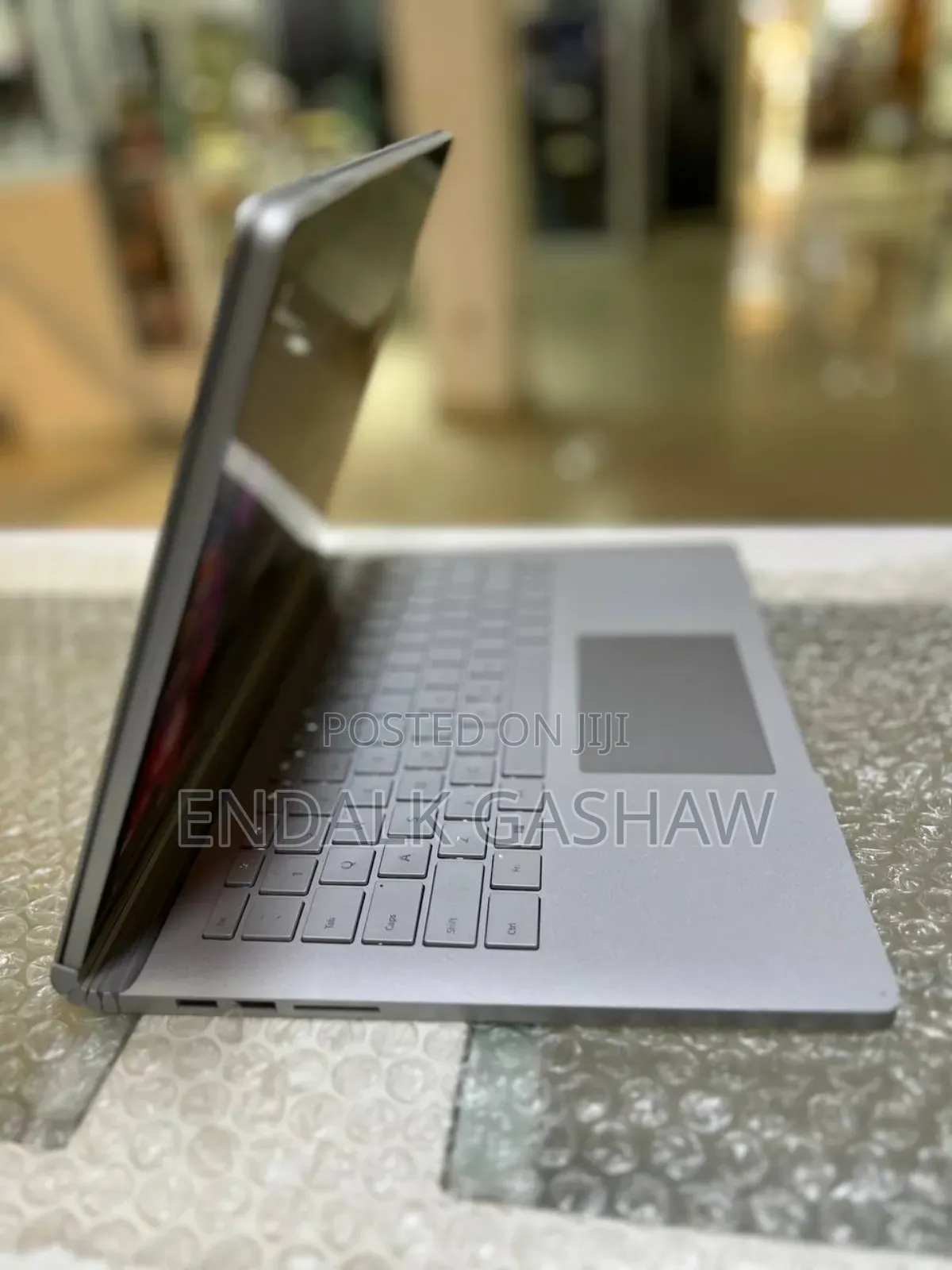 New Laptop Microsoft Surface Book 3 8GB Intel Core I7 SSD 256GB