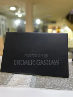 New Laptop Dell Vostro 3520 16GB Intel Core I5 SSD 512GB