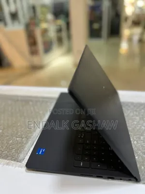 New Laptop Dell Vostro 3520 16GB Intel Core I5 SSD 512GB