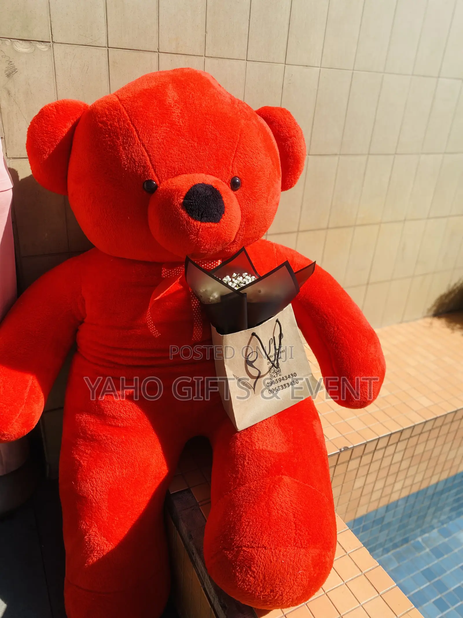 3xl Teddy Bear With Bouquet