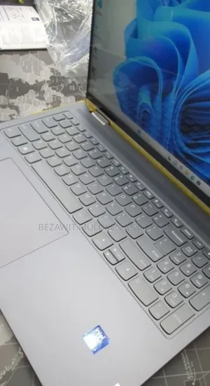 New Laptop Lenovo Yoga 7i 16GB Intel Core Ultra 7 SSD 512GB