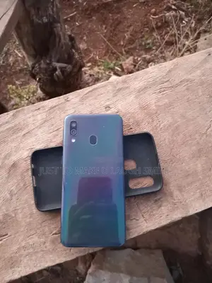 Samsung Galaxy A40 64 GB Black