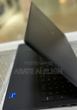 New Laptop Dell Vostro 3520 16GB Intel Core I5 SSD 512GB