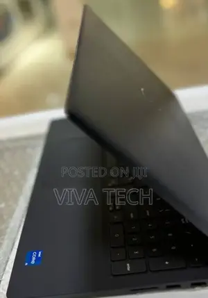New Laptop Dell Vostro 3520 16GB Intel Core I5 SSD 512GB