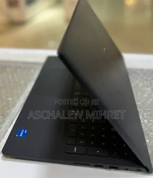 New Laptop Dell Latitude 3520 16GB Intel Core I5 SSD 512GB