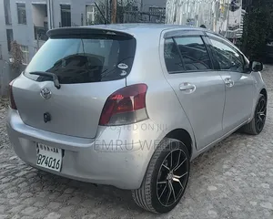Toyota Yaris 2010 Silver