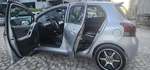 Toyota Yaris 2010 Silver