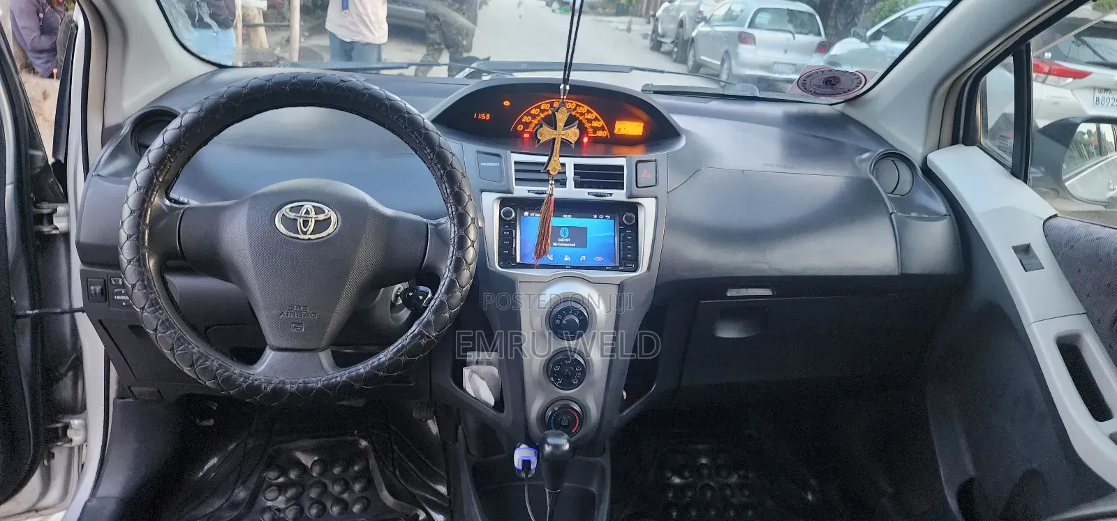 Toyota Yaris 2010 Silver