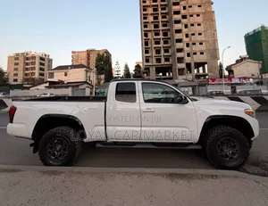 Toyota Tacoma 2018 White