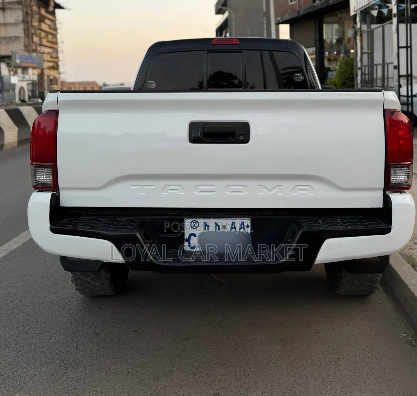 Toyota Tacoma 2018 White