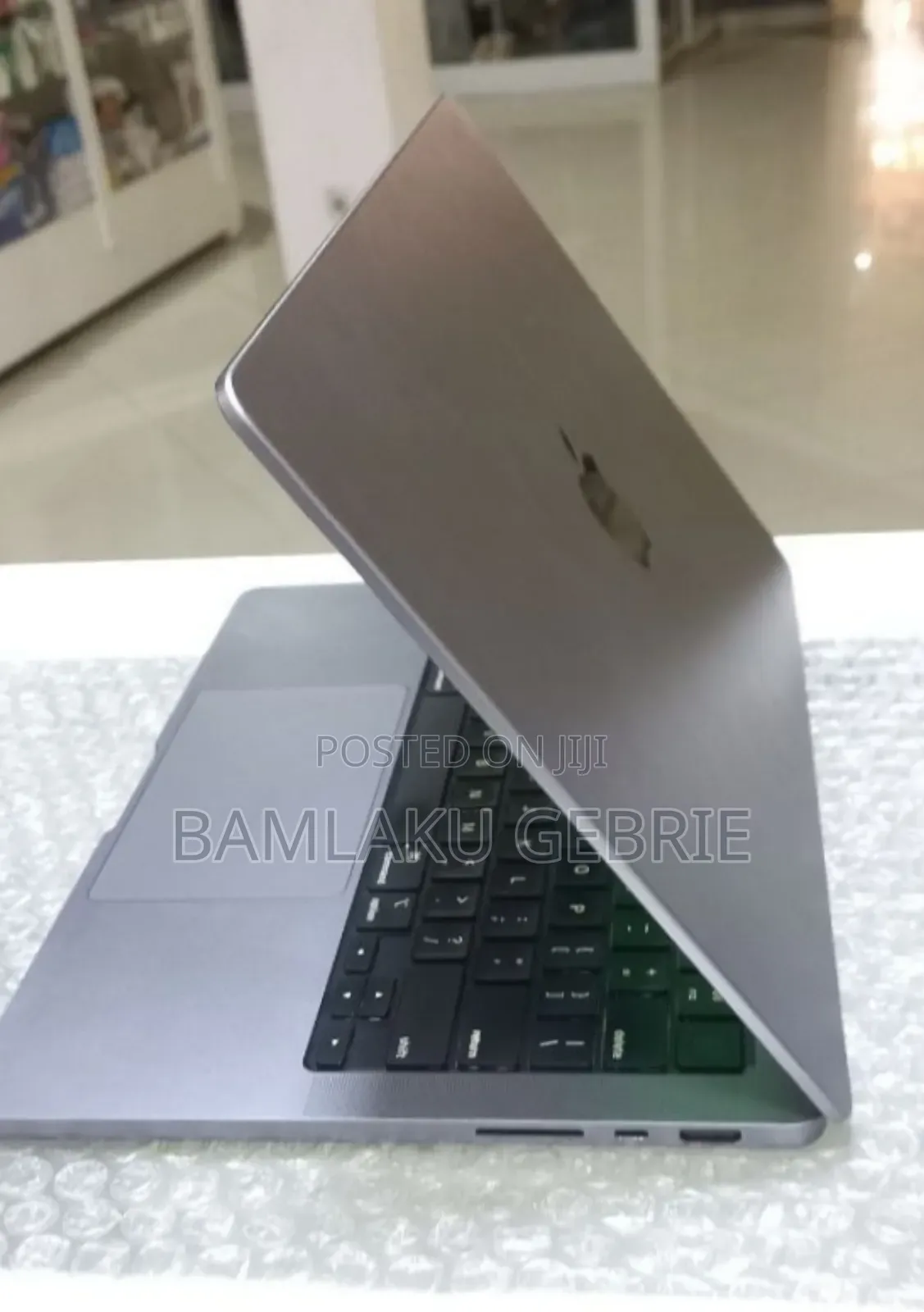 New Laptop Apple MacBook Pro 2021 M1 16GB Apple M1 Pro SSD 512GB