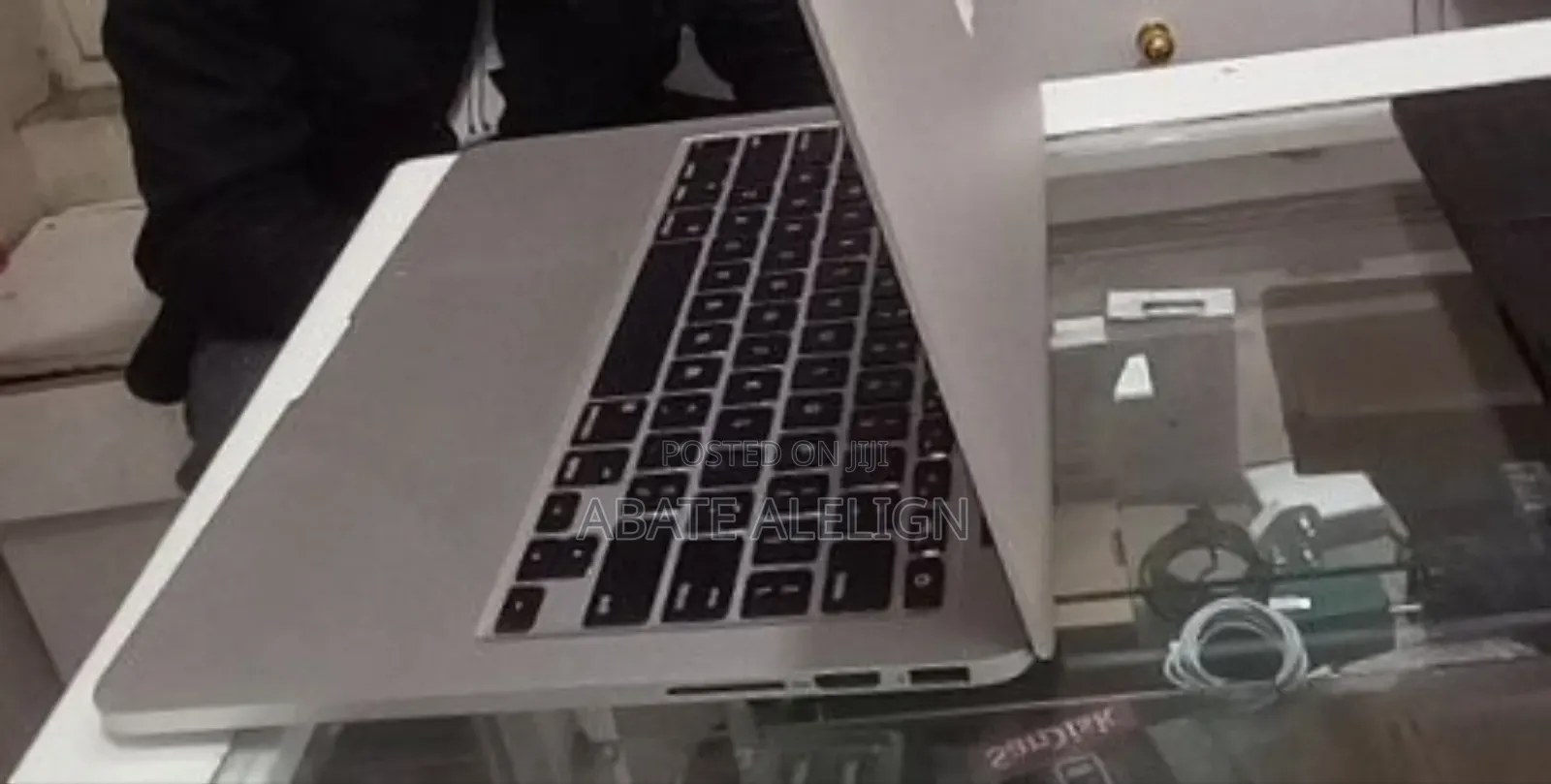 New Laptop Apple MacBook Pro 2013 8GB Intel Core M SSD 256GB