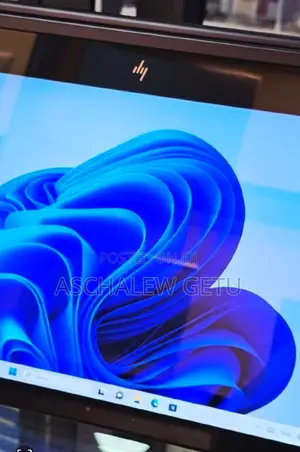 Photo - New Laptop HP Spectre 16GB Intel Core I7 SSD 512GB