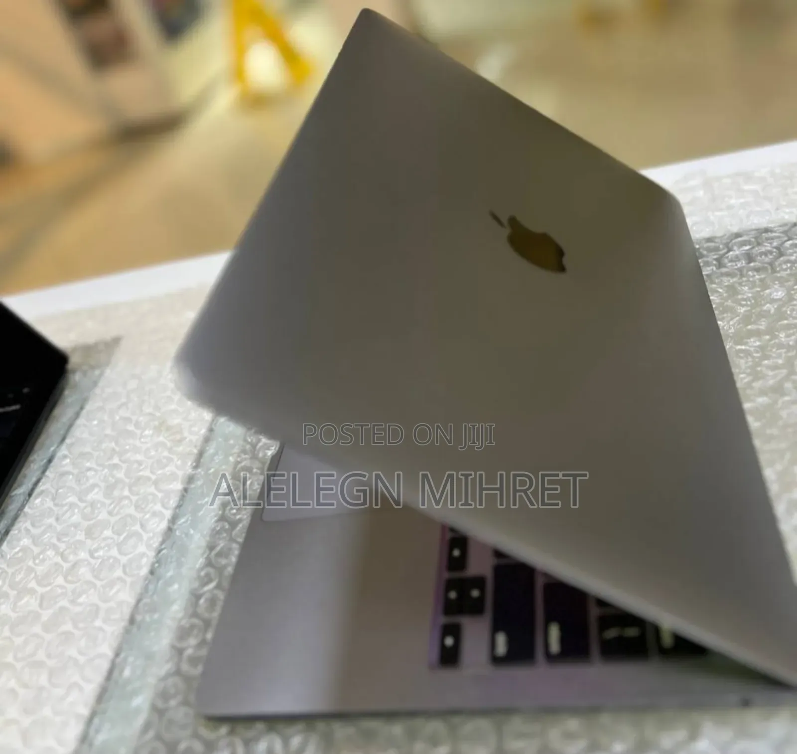 New Laptop Apple MacBook Pro M1 8GB Apple M1 Pro SSD 256GB