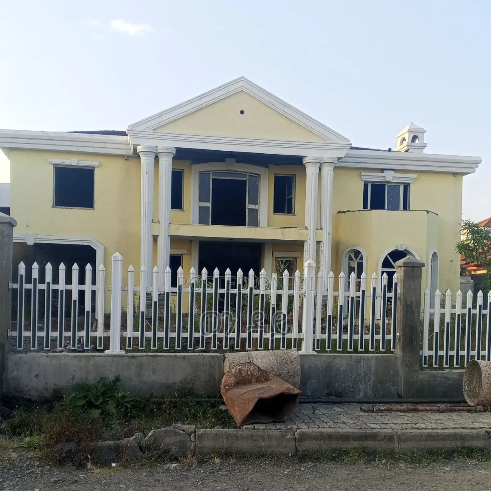 5bdrm House in Bole for sale