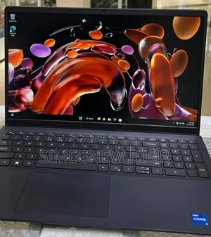 New Laptop Dell Vostro 3520 16GB Intel Core I5 SSD 512GB