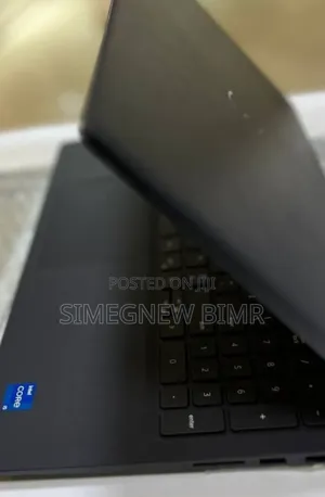 New Laptop Dell Vostro 3520 16GB Intel Core I5 SSD 512GB