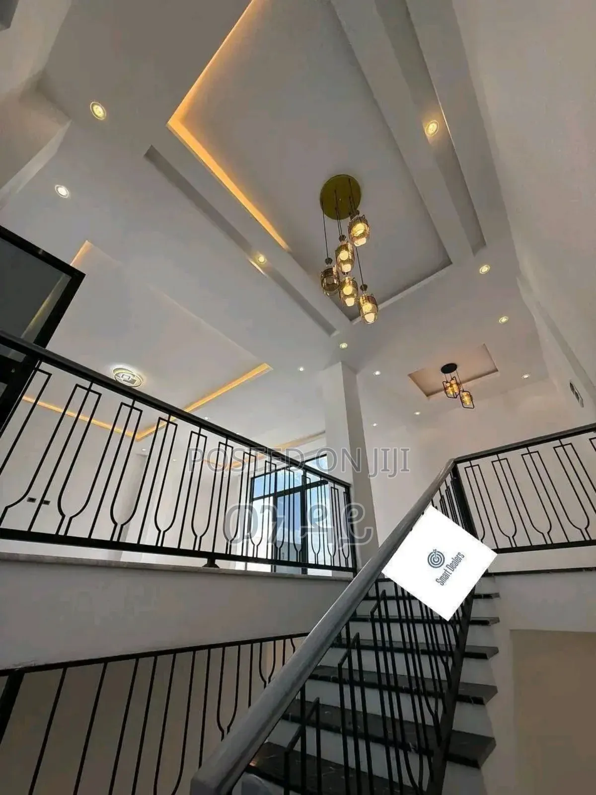 7bdrm Apartment in Bole for sale