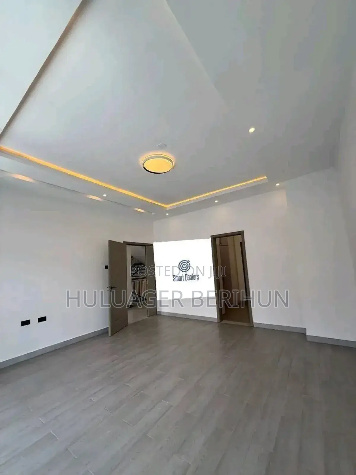 7bdrm Apartment in Bole for sale