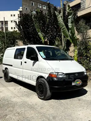 Toyota HiAce 2003 White