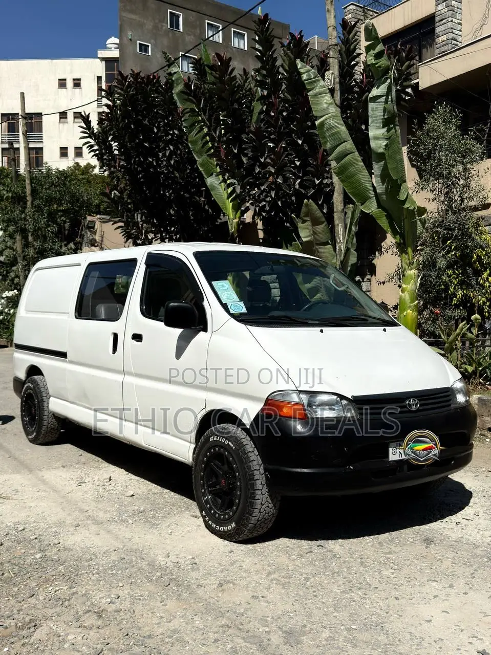 Toyota HiAce 2003 White