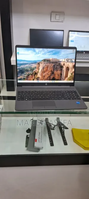 New Laptop HP Stream Notebook 8GB Intel Core I5 SSD 1T