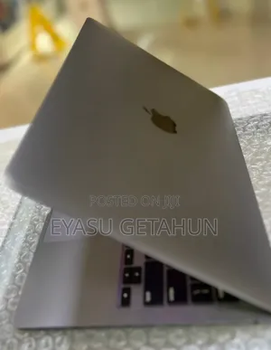 New Laptop Apple MacBook Pro 2020 M1 8GB Apple M1 Pro SSD 256GB