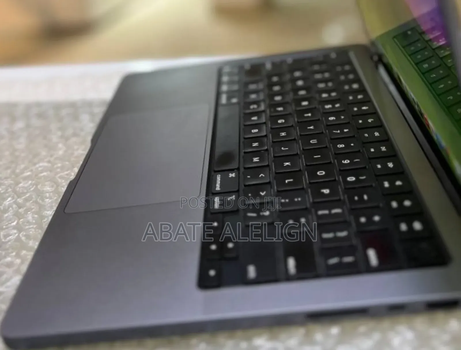 New Laptop Apple MacBook Pro M1 16GB Apple M1 Pro SSD 512GB