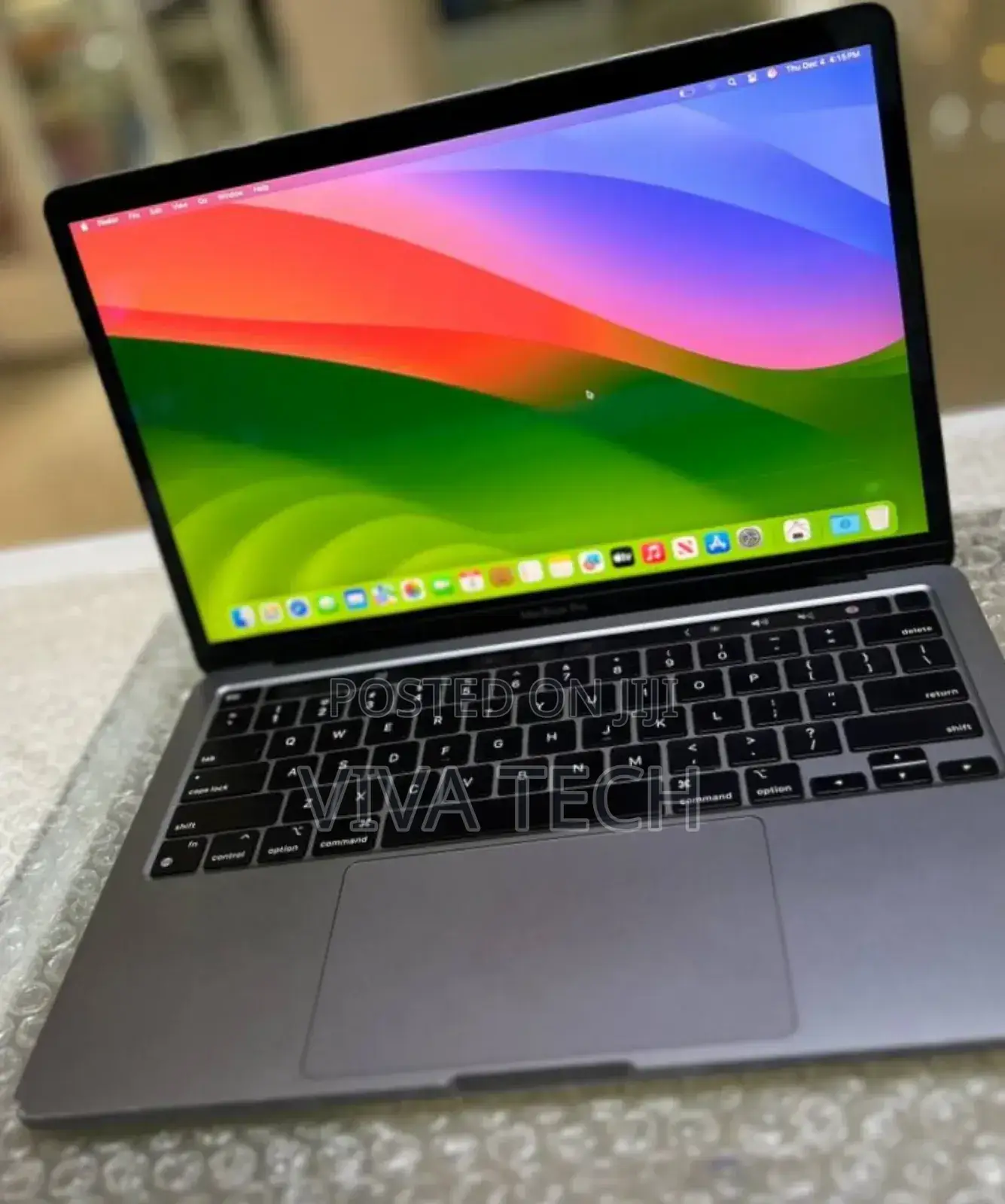 New Laptop Apple MacBook Pro 2020 M1 8GB Apple M1 Pro SSD 256GB