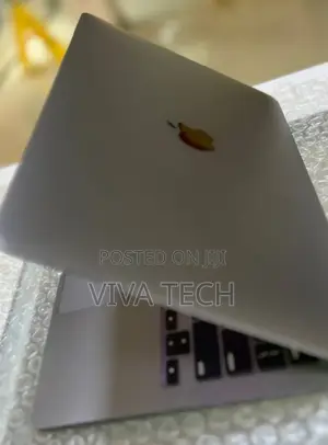 New Laptop Apple MacBook Pro 2020 M1 8GB Apple M1 Pro SSD 256GB