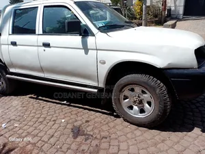 Mitsubishi L200 2002 White