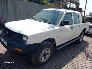 Mitsubishi L200 2002 White
