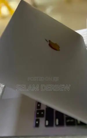 New Laptop Apple MacBook Pro M1 8GB Apple M1 SSD 256GB