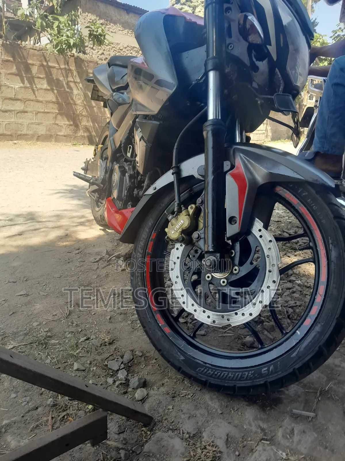 New Bajaj Pulsar RS200 2018 Red