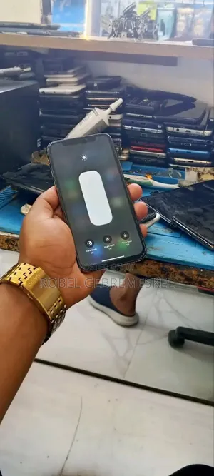 Photo - Apple iPhone XS 64 GB