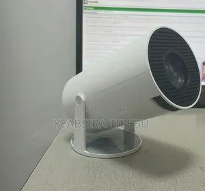 Geek Space Mini Projector