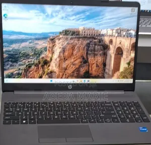 New Laptop HP Stream Notebook 8GB Intel Core I5 SSD 1T