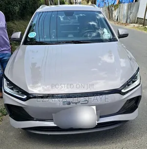 Photo - BYD E2 43 kWh 94 hp FWD 2024 Silver