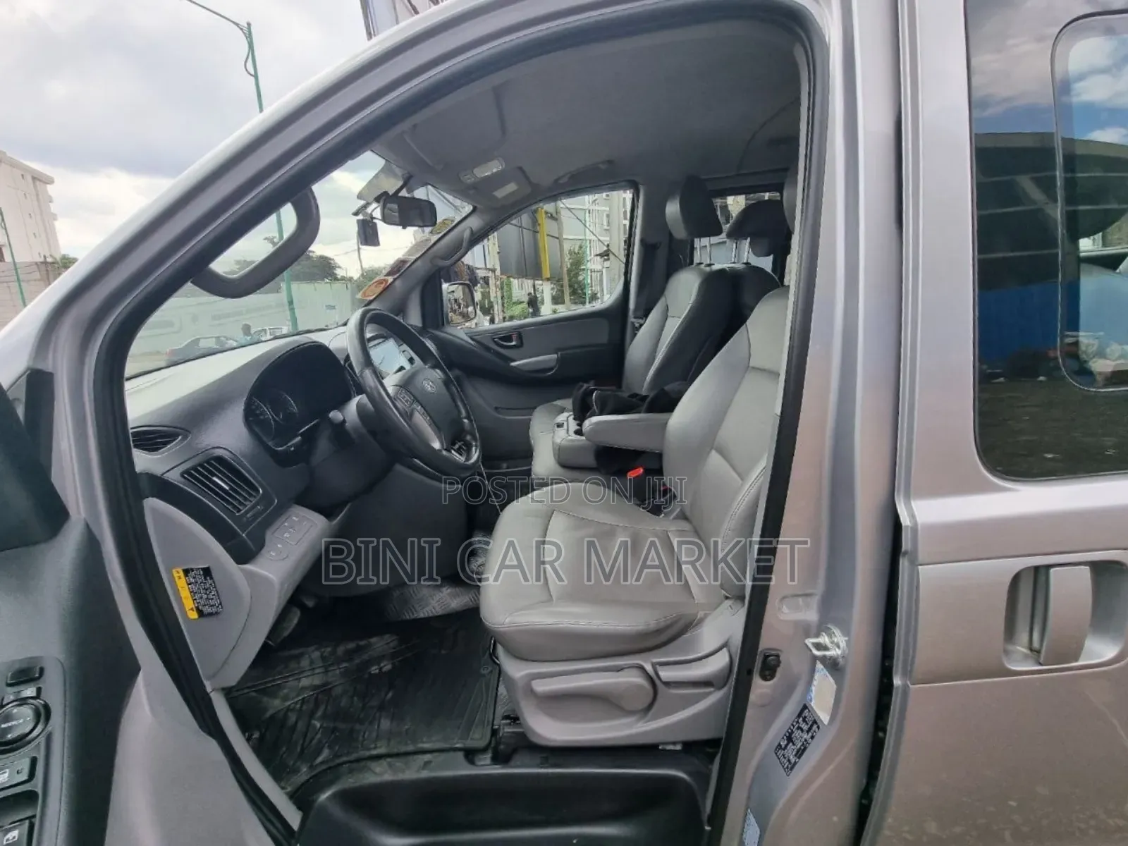 Hyundai Starex 2022 Silver