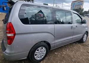 Hyundai Starex 2022 Silver